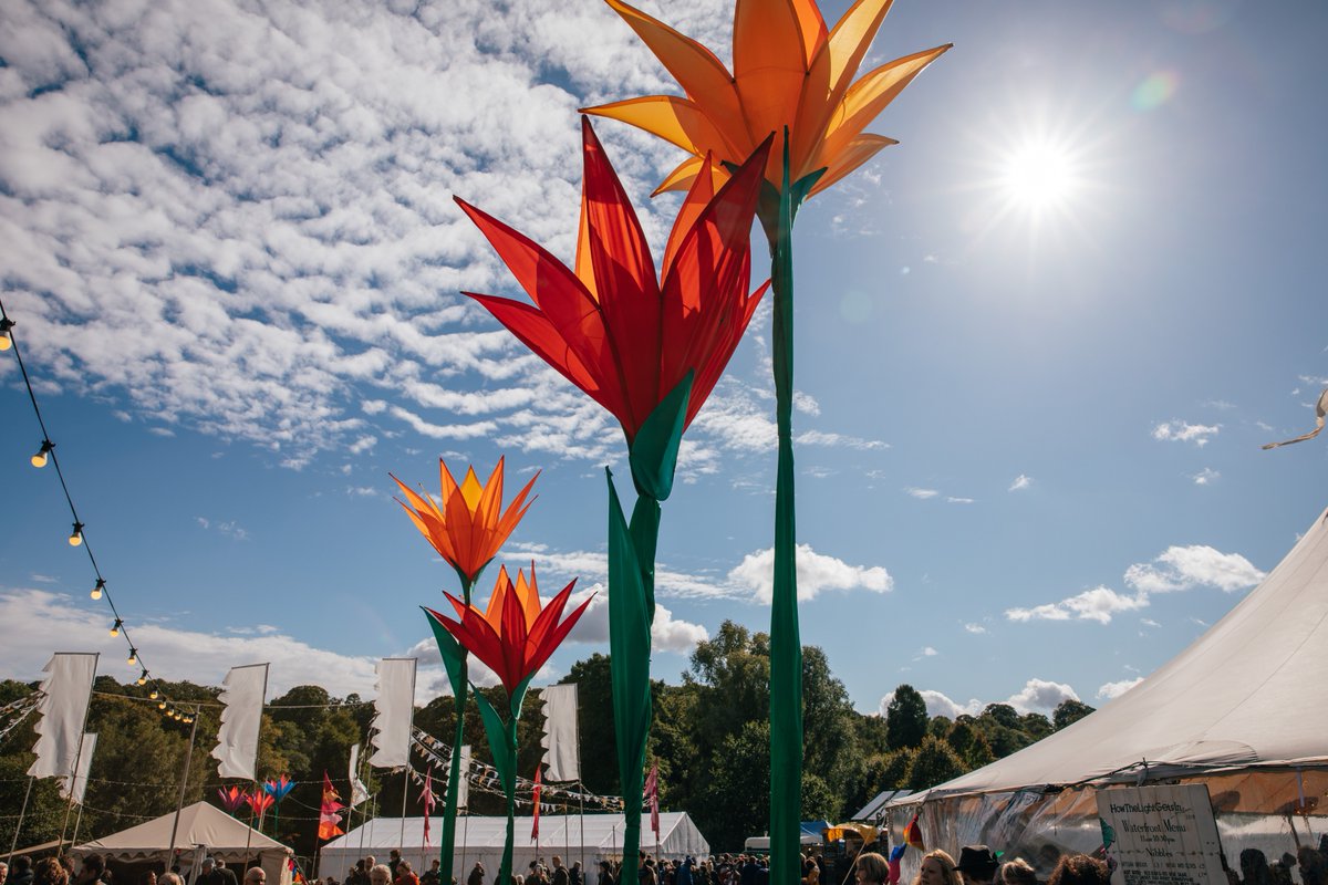 HTLGIFestival's tweet photo. "Looking at the brain and trying to identify love is like listening to an acorn to hear the wind through the trees.” ~ @ProfRayTallis 

From the Mind, Matter and Mechanism debate at HowTheLightGetsIn. 

#quoteoftheday #HTLGILondon https://t.co/7smoX3kly4
