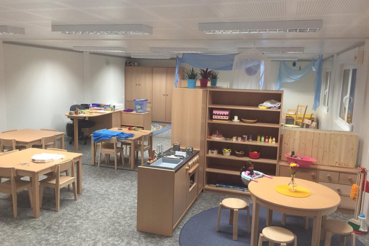 SOSAGBOX's tweet photo. Erweiterung Kindergarten! Wenn‘s wieder mal schnell gehen soll. Dieser Kindergarten steht nun in Weinfelden für die Kleinsten bereit. Wir wünschen viel Vergnügen und schöne Stunden für die Kleinen und die Lehrpersonen. https://t.co/R9AA0uQ8Fz