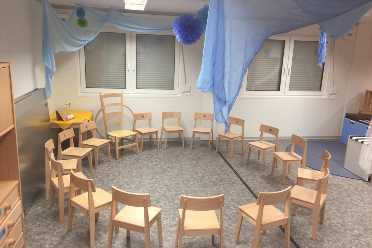 SOSAGBOX's tweet photo. Erweiterung Kindergarten! Wenn‘s wieder mal schnell gehen soll. Dieser Kindergarten steht nun in Weinfelden für die Kleinsten bereit. Wir wünschen viel Vergnügen und schöne Stunden für die Kleinen und die Lehrpersonen. https://t.co/R9AA0uQ8Fz