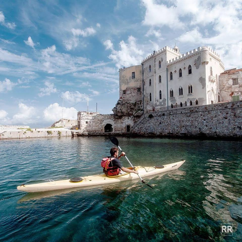 RossanaC9's tweet photo. Pianosa, Arcipelago Toscano
Kayak nel porticciolo dell'isola...✨💛🙂
Kayaking in the island port...
Foto: Roberto Ridi
#maremma #toscana #tuscany #pianosa #arcipelagotoscano #kajak #kajaking #traveltoitaly #italy #travel
https://t.co/qpyTmu61l7 https://t.co/lEOEXs1htU