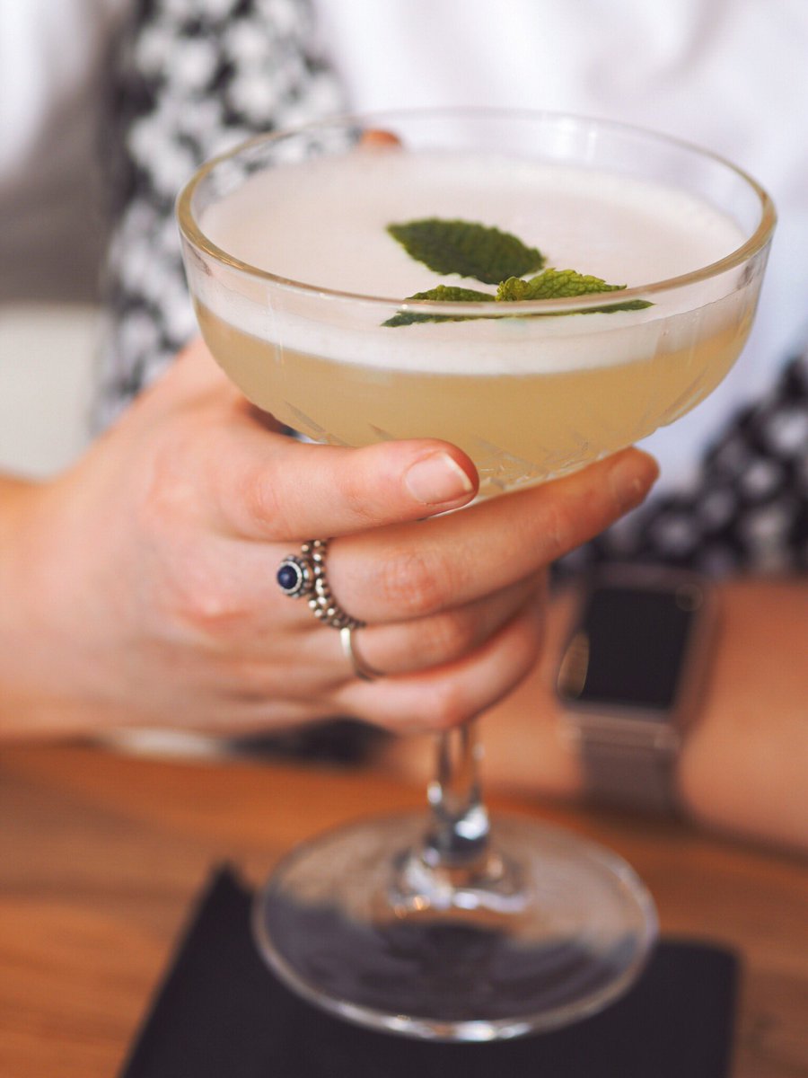 Royal Kings Arms tweet media