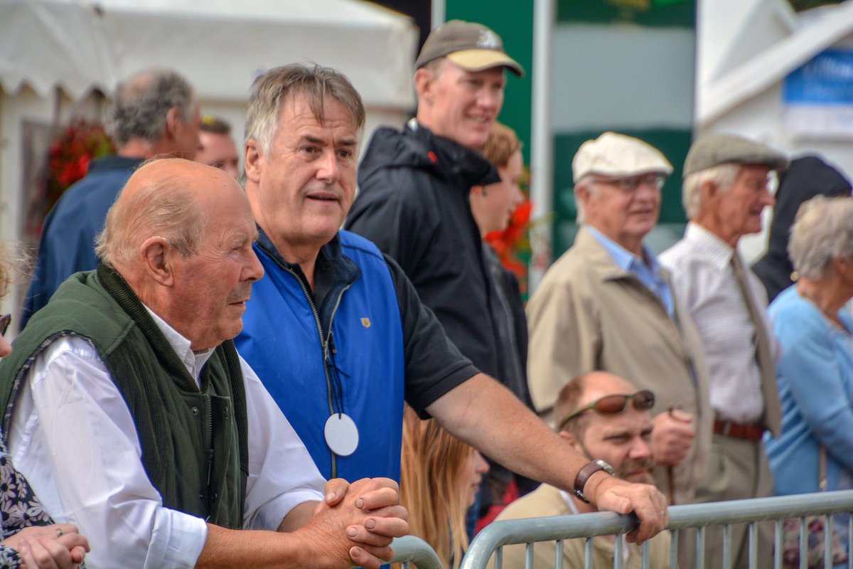 middevonshow's tweet photo. Rhys Roberts from Tiverton’s Best Western Hotel and ex Tiverton Mayor Wally Burke enjoying the main ring entertainment
Picture courtesy of @lewis_clarke88
#middevonshow #middevonshow2018 #tiverton #cullompton #crediton #knightshayes #nationaltrust #middevon #devon @BWTiverton https://t.co/eu6eoOSjoc