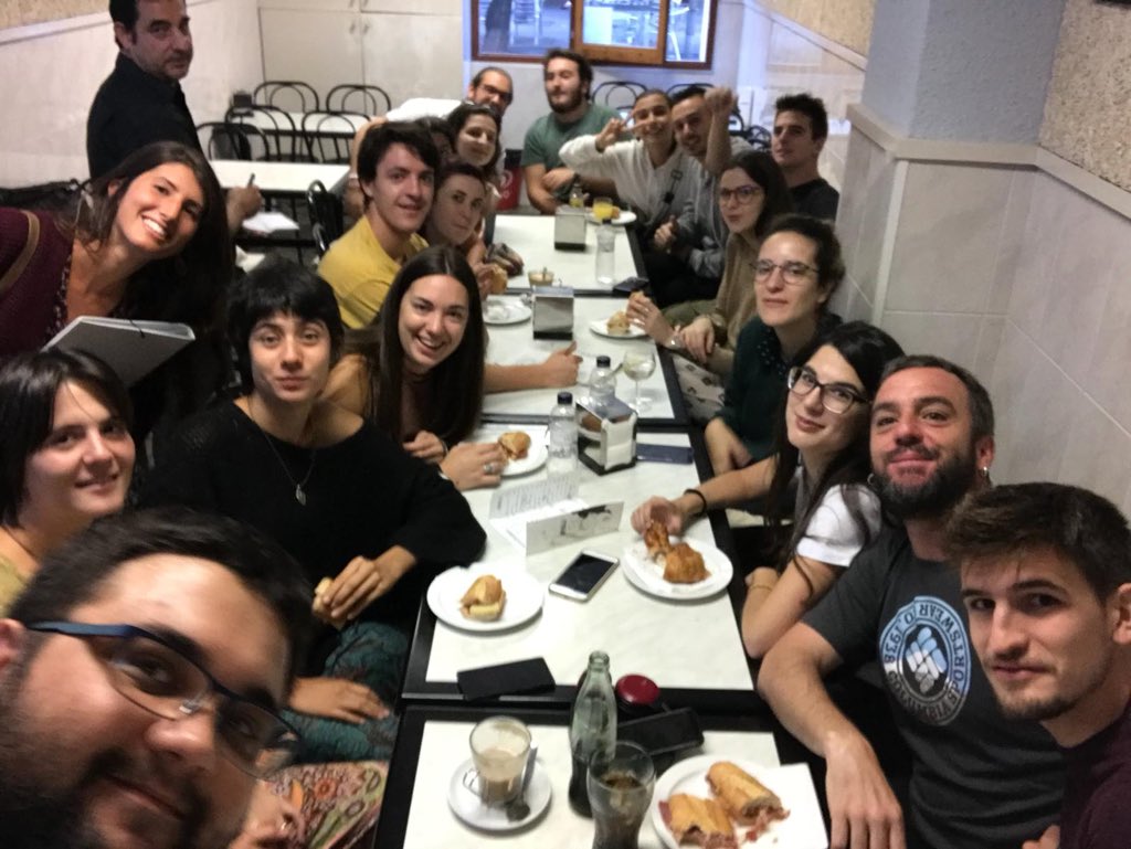 pedagogiaesmuc's tweet photo. Avui comença l’assignatura #Practicum1 de pedagogia @esmuccat Com il.lustra a la imatge estan ansiosos per començar!! https://t.co/ihuaGUZOKP