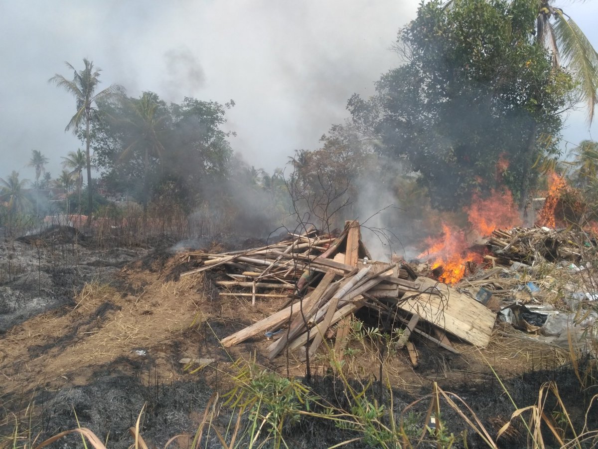 bpbdcilegon's tweet photo. INFO KEBAKARAN :

Hari Jumat
28 September 2018
09.16 WIB
Alamat : Link Kubang Lesung RT 01 RW 01 Kel.Taman Baru Kec.Citangkil Kota Cilegon
Jenis terbakar : Rumput Ilalang
Asal api : Bakar Sampah
Jumlah : -+5.000 M²
Korban Luka Bakar : NIHIL
Kerugian : NIHIL
@BNPB_Indonesia https://t.co/cPKAS6I73N