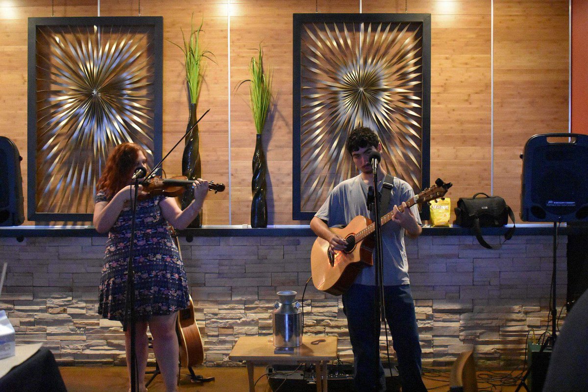 RachelPMusic's tweet photo. #TheIceSwanTour @Gopherwoodguit  @ElixirStrings https://t.co/ipf6xaHR8N