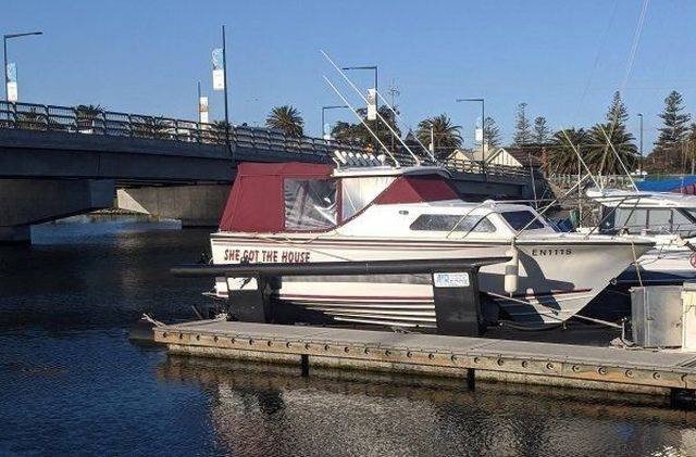 Giribot's tweet photo. Ce nom de bateau https://t.co/tAvlO5iFq4