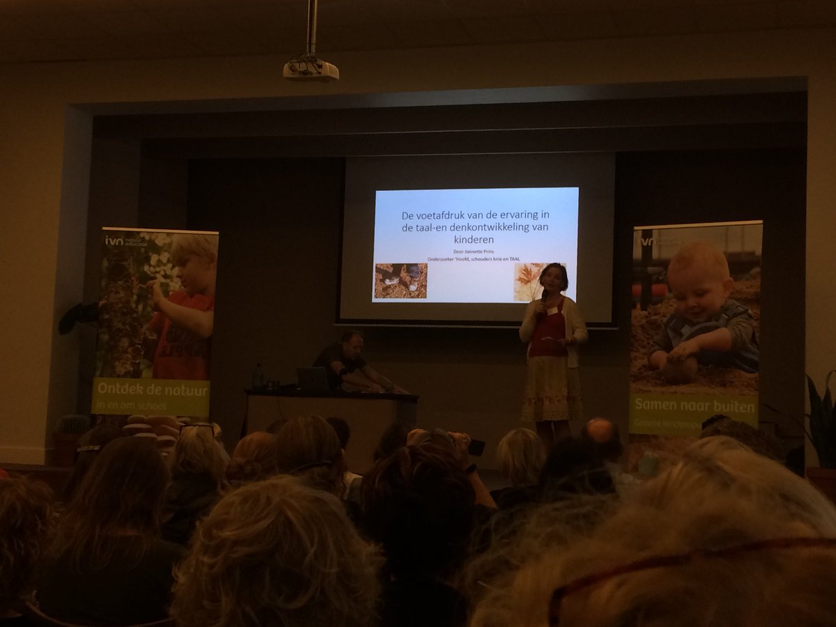 LectoraatNOK's tweet photo. Jannette Prins presenteert haar onderzoek ‘Hoofd, schouders, knie en TAAL’ #ivn #hsleiden #hoofdschoudersknieentaal #kindennatuur https://t.co/B9WrQbeIjJ