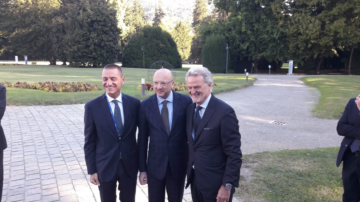 ConfindustriaL's tweet photo. Si apre la seconda giornata del World Manufacturing Forum 2018, oggi interviene il Presidente di @Confindustria Vincenzo Boccia #WMF2018 https://t.co/No3xJuECsx