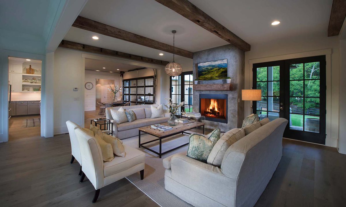 OneKindesign's tweet photo. Beautiful farmhouse-inspired home with a modern edge in Georgia https://t.co/O9zguUhFnM https://t.co/6ijM7tkMkH
