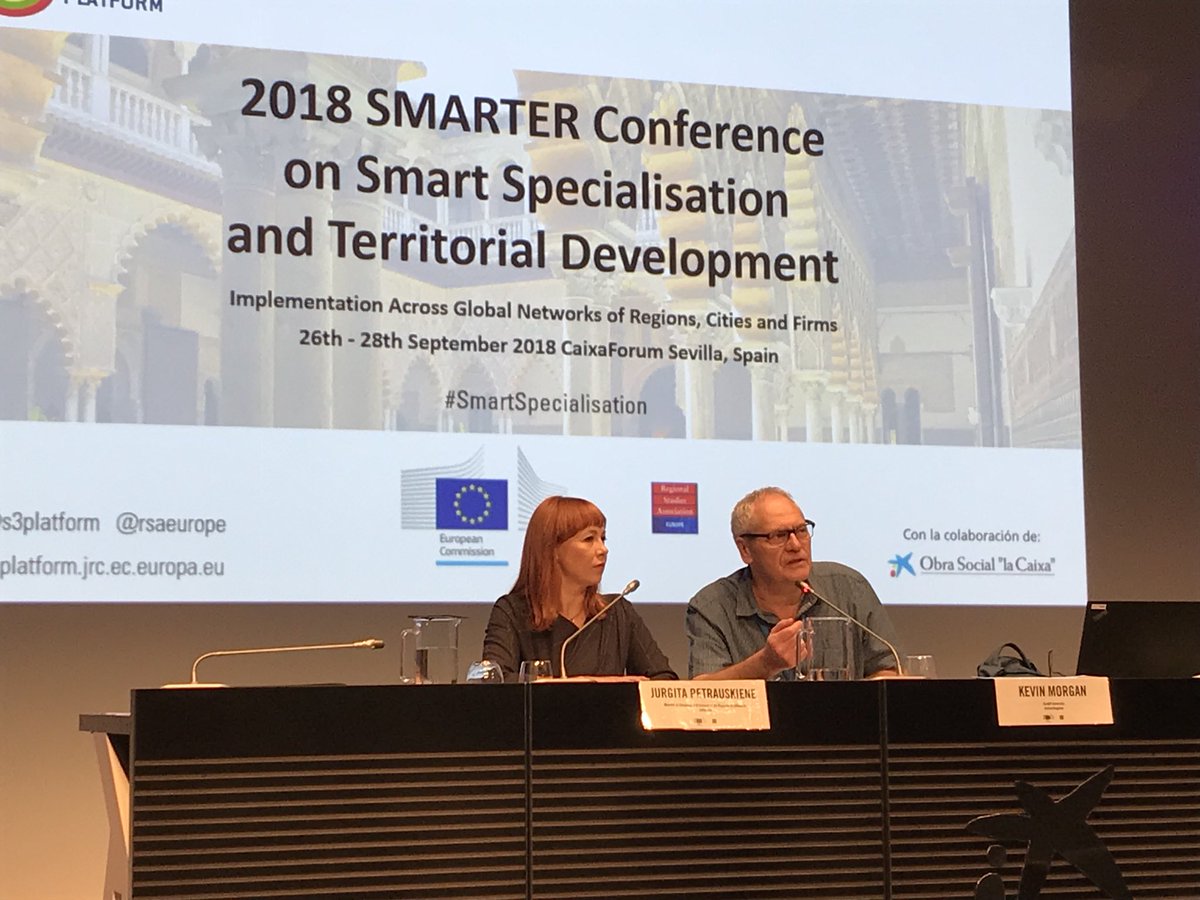 Minister Petrauskiene and Kevin Morgan outlined key points: 1)Size and networks matter 2)there is a need for strong institutions that can build bridges 3)it’s important to confront institutional barriers. Great session! @S3Platform @EU_ScienceHub @regstud @RSAEurope @SallyJHardy