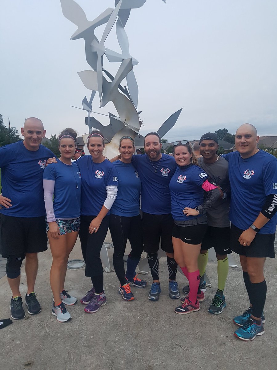 theeofficer's tweet photo. Honoured to run with this amazing team #RUNtoREMEMBER @WRPSToday https://t.co/JnhLsQlpd8