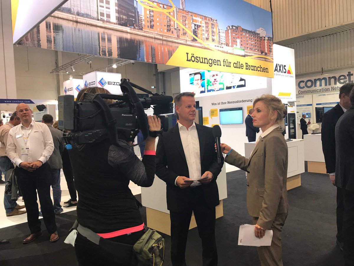 Axis_DACH's tweet photo. #AxisSecurityEssen: Cybersecurity ist ein Prozess, an dem alle Beteiligten, vom Hersteller über den Integrator bis hin zum Endanwender, arbeiten müssen. @TimoSachse von Axis Communications EMEA im Video mit #EuroSecurityTV  https://t.co/GEYCviOwFe https://t.co/E8NtJdDxYa