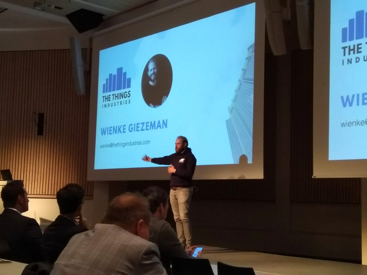 GR_4o's tweet photo. @wienke stellt die Organisation The Things Network #TTN und Anwendungsfälle für #LoRaWAN vor #DDF18 https://t.co/PQwLdoycmX