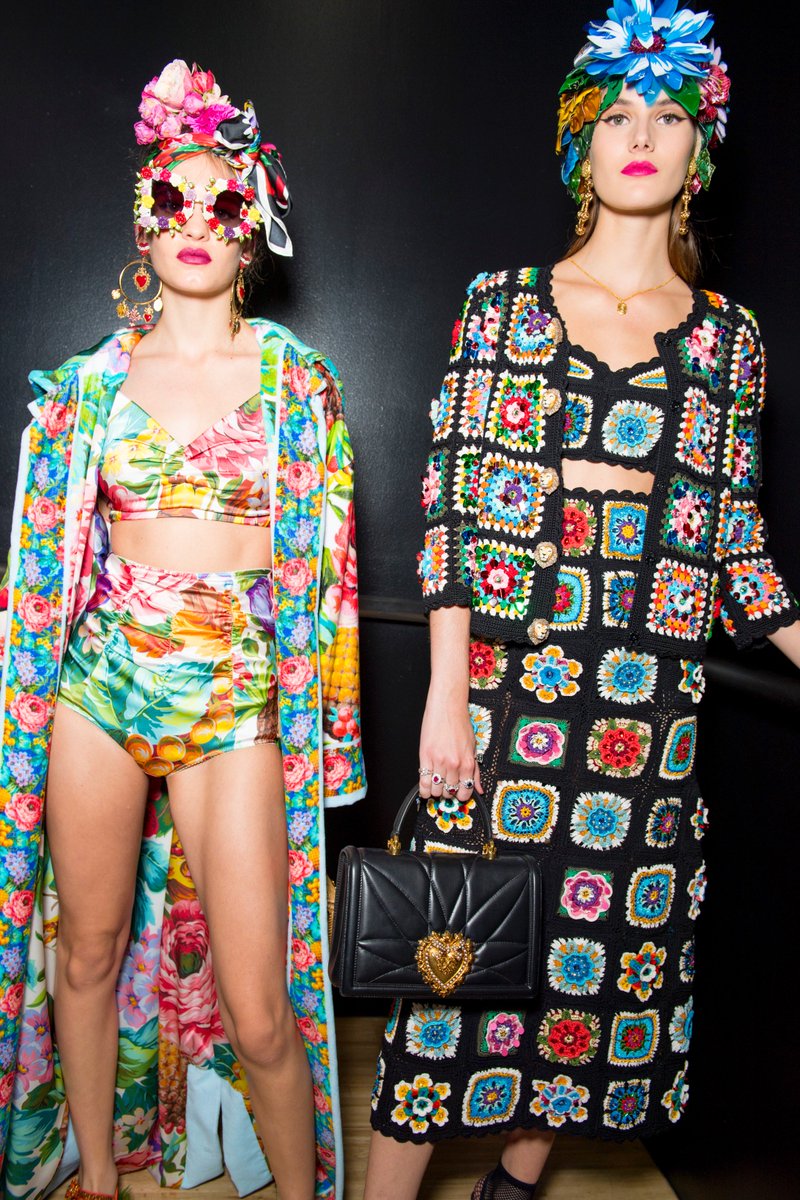 dolcegabbana's tweet photo. Backstage at the Dolce&amp;Gabbana Spring Summer 2019 Women's Fashion Show. 
#DGDNA #DGWomenSS19 #DolceGabbana #DGDevotionBag #DGEyewear
Discover more on https://t.co/Nl7tMpBq4P https://t.co/sdBmUwMjYg