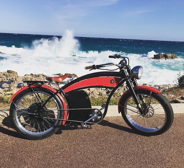 LordBikeFrance's tweet photo. We build a #legend ! ⚡️#lordbike  #lordbikefrance #france #frenchriviera #antibes #storm #seastorm #bigtire #luxury #luxurybike #electricbike #sun #sea #magique https://t.co/LgcaBAbRxZ https://t.co/qxr7eb1DFa