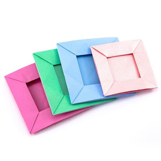 paperkawaii's tweet photo. What do you think these origami frames turn into? 😁 ~ 
Tutorial for these is here: https://t.co/B3LavInwb1 
#origami #origamiframes #paperframe #paperkawaii #paperfolding #howto #tutorial #foldoftheday #instaorigami https://t.co/l4MR4vwk84 https://t.co/sgFCfVPXsF