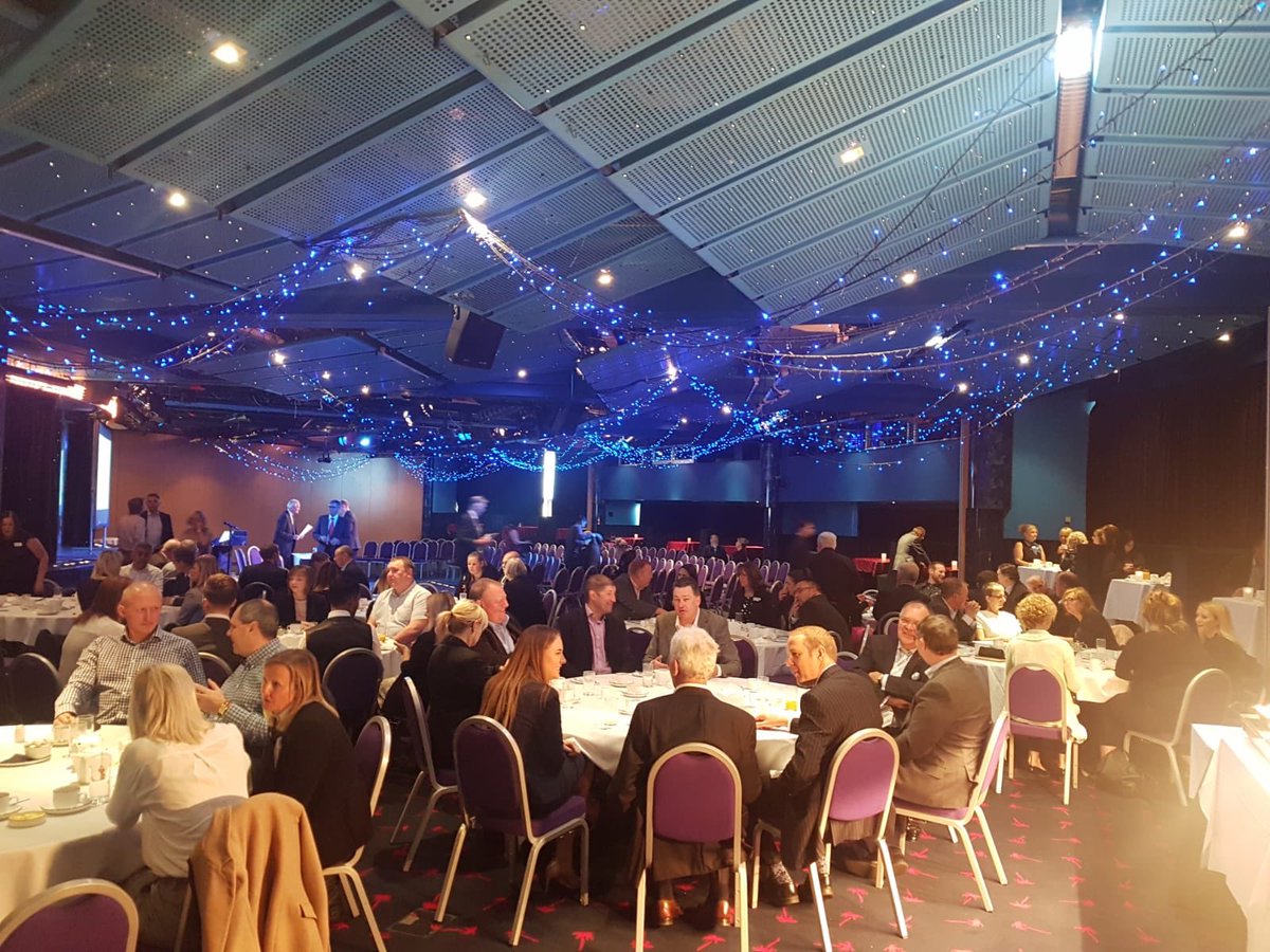 fambizcommunity's tweet photo. Our founder @sue_howorth has just delivered her #FamilyBusiness talk #Blackpool #PleasureBeach to 150 people. Talking connectivity collaboration and peer to peer learning. #fambiznet #businessinblackpool up soon @UCLan and more! https://t.co/cVqIob4DkD