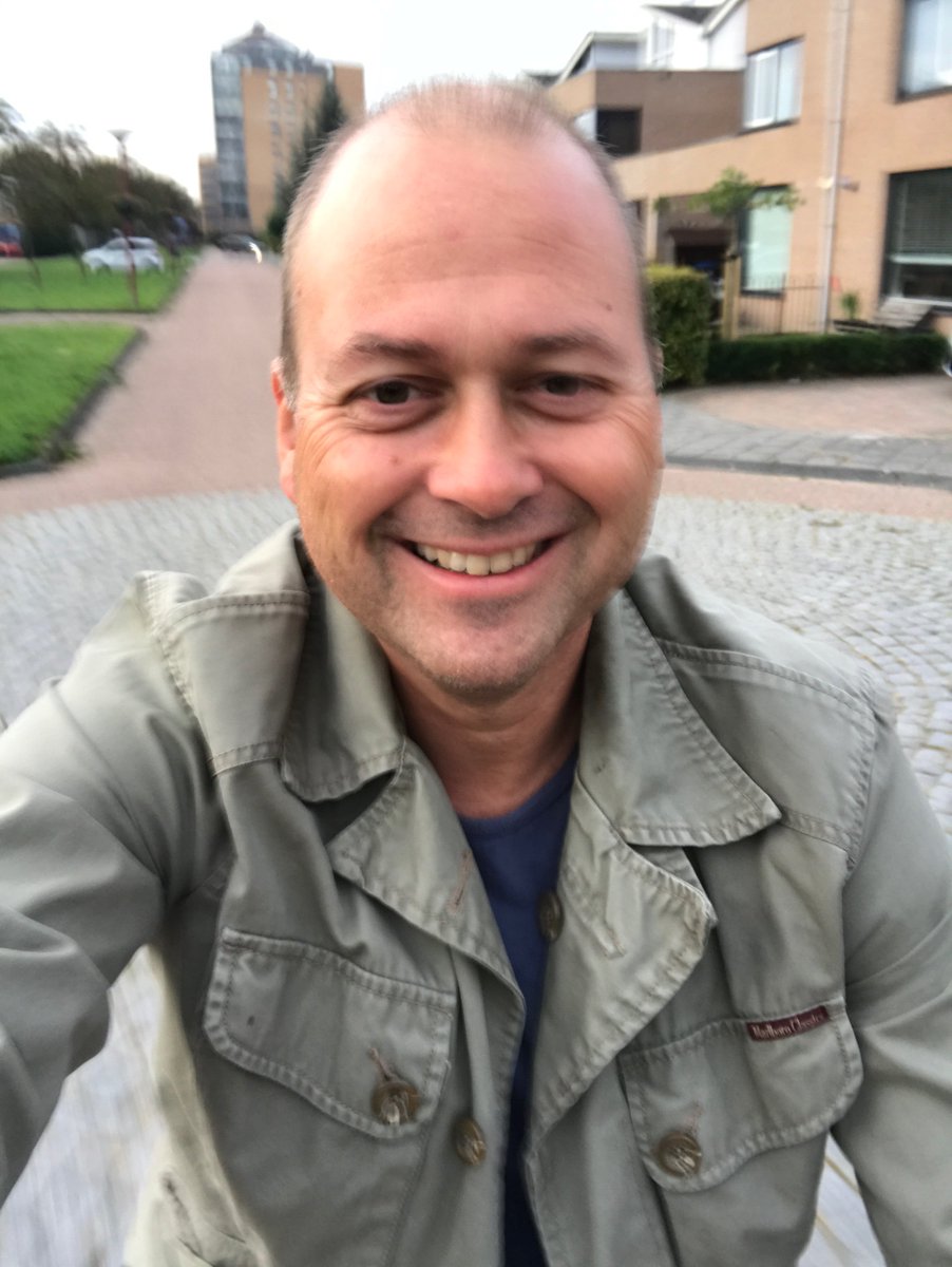 <a href="/LauraC_R/">Laura</a> van <a href="/Marcommit/">Marcommit</a> doet de <a href="/BNR/">BNR Nieuwsradio</a>  #fietschallenge en wij doen mee om haar te steunen. Eerst naar school en dan naar de werkplek #ikhoorbijbn