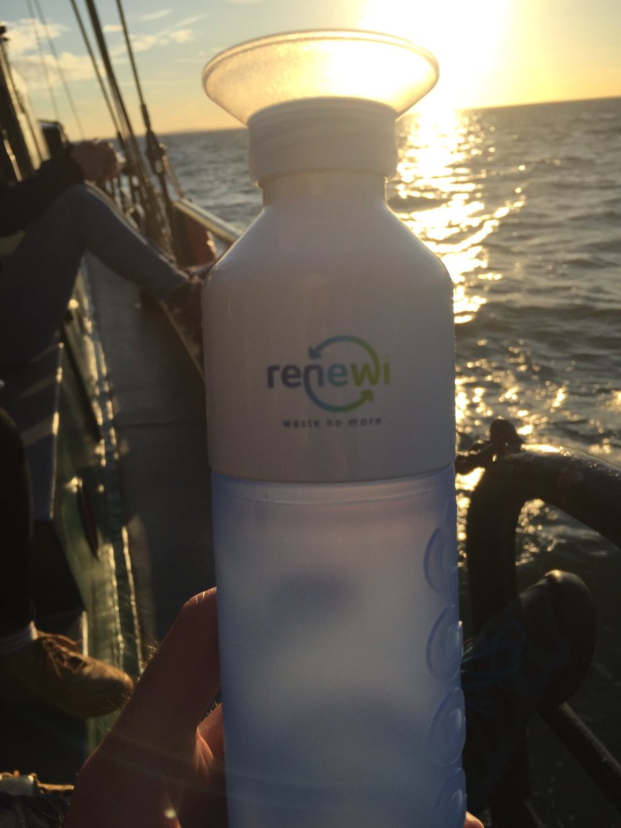 Vink1982's tweet photo. Samen met enkele #Renewi collega’s aanwezig op @SpringtijNL met de @energieboot. Heerlijk gevaren, inspirerende sessies, goede gesprekken &amp; leuke mensen! #Terschelling #samenduurzaam https://t.co/VmmzKKhVKS