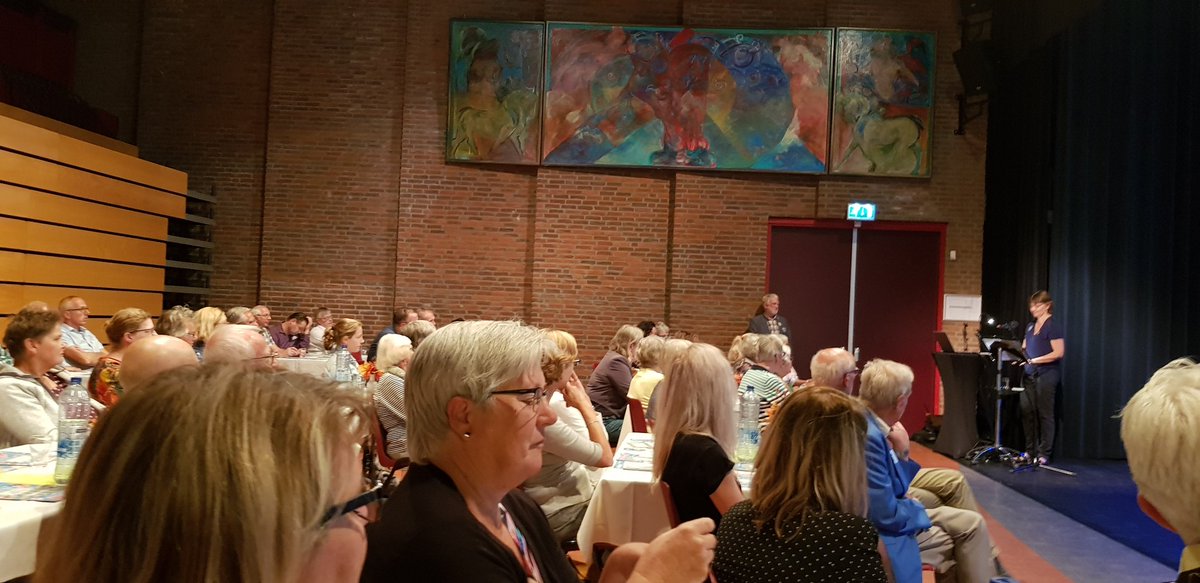 ErmeloLiberaal's tweet photo. De #Week tegen Eenzaamheid in Ermelo goed van start met geslaagd symposium #Samen tegen Eenzaamheid (op 27 september in De Dialoog), m.m.v. dorpsdichter  @FietvanBeek en Theatergroep Spiegel uit Ermelo. https://t.co/Nc1pCgXRo7