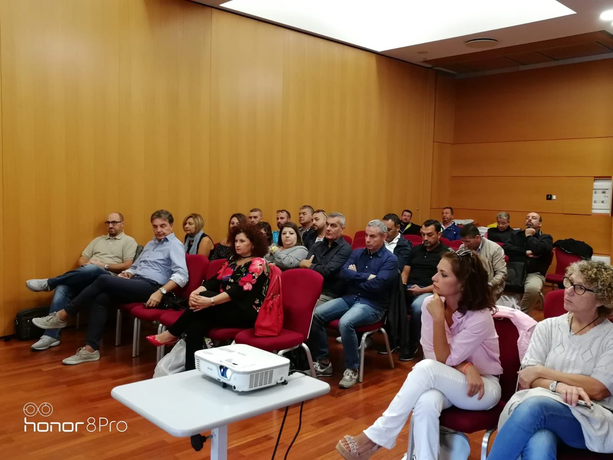 FisascatCislPug's tweet photo. #Formazione con i dirigenti sindacali @CislPuglia @FistCisl e @fisascat apre i lavori @pierraineri rilanciando l’importanza della #contrazione con l’assistenza sanitaria @FondoEST e #Fasim e l’importanza della previdenza complementare @FondoFonte oggi indispensabile per i giovani https://t.co/BII2O5HKVq