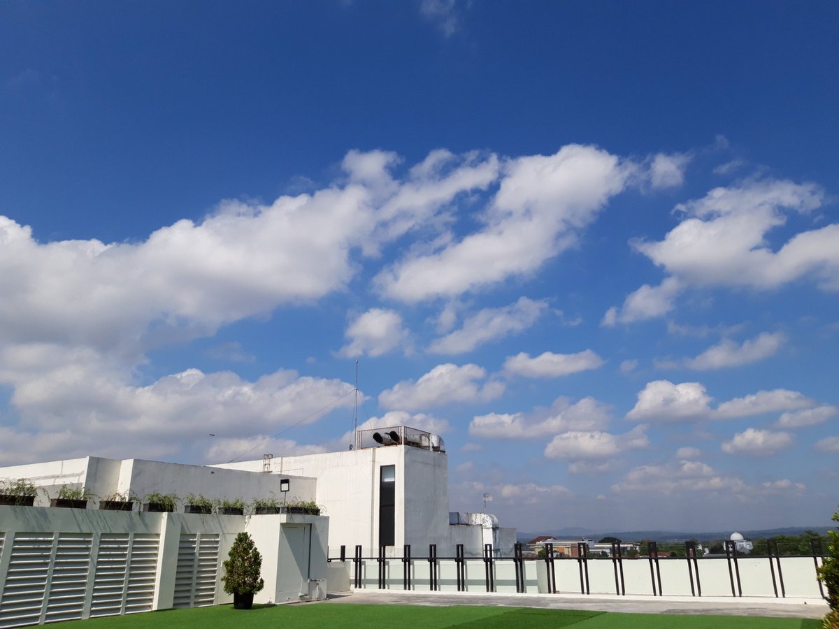 kunyitnyita's tweet image. It's a reason why I choose this hotel *mountain view and near from the station, good price too~ #javaheritagehotel #purwokerto