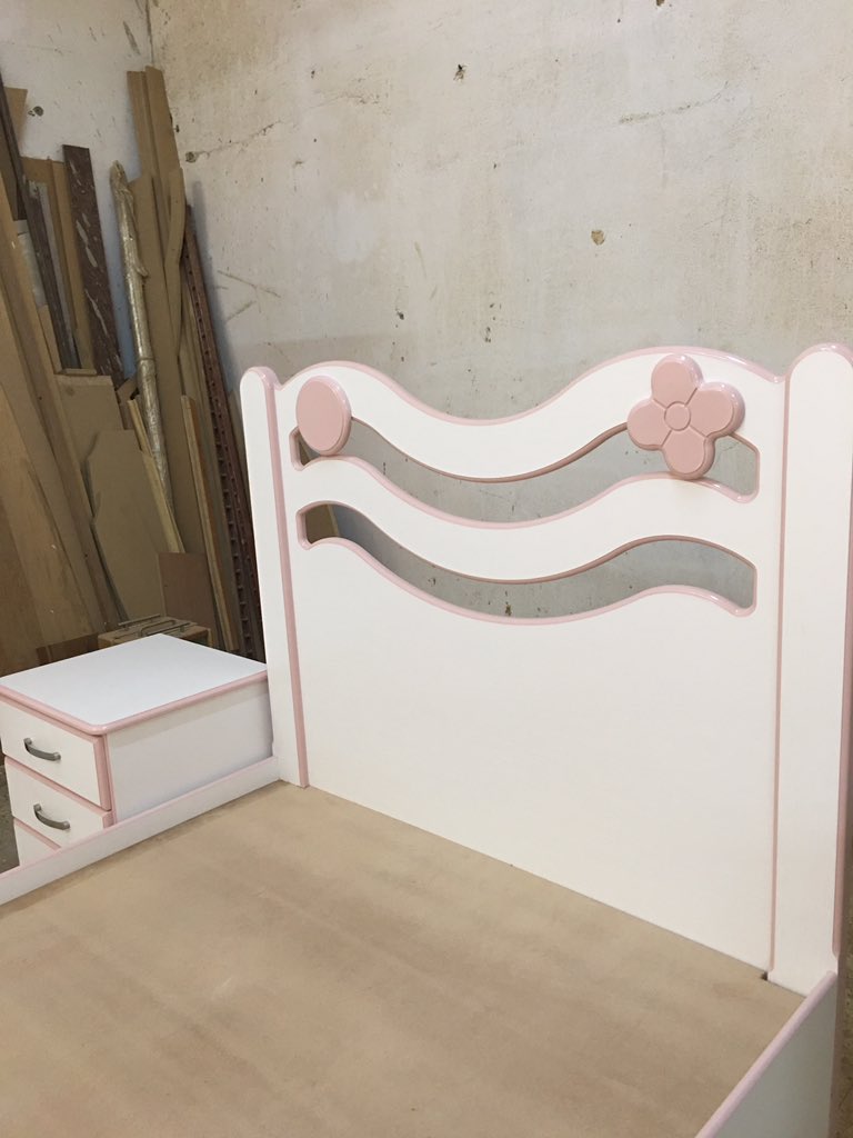 تجليد جدار غرف نوم