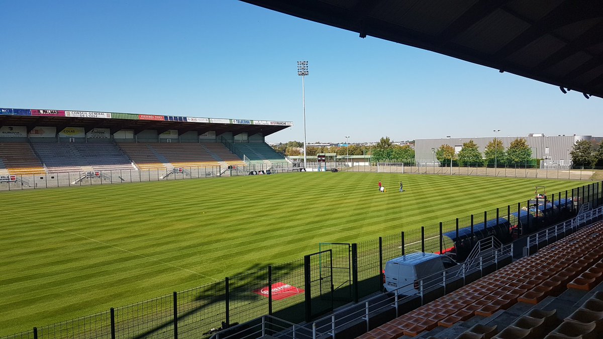 NG_AirFibr's tweet photo. ⚽️🏉 News from the Pierre Brisson stadium 🏟️
The pitch is impeccable despite an intensively usage playing by both #football and #rugby teams! 🌱#Performance #Augmentedgrass #QualityandSafety https://t.co/Sw5wYov5gu
