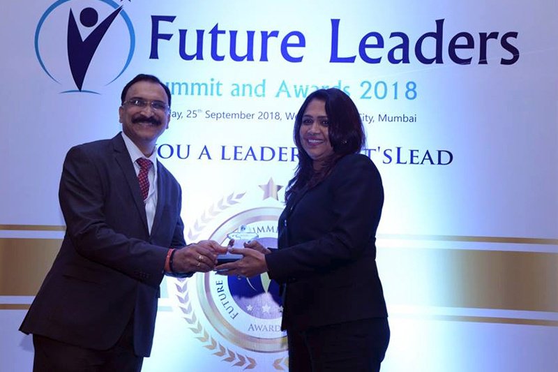 TheEmbassyGroup's tweet photo. Maria Rajesh, Chief Human Resources Officer of @theEmbassyGroup won Women Leader of the year & CHRO of the year awards at the #UBSForum Future Leaders Summit 2018. Congrats Maria! https://t.co/yt6LqsCQYG
