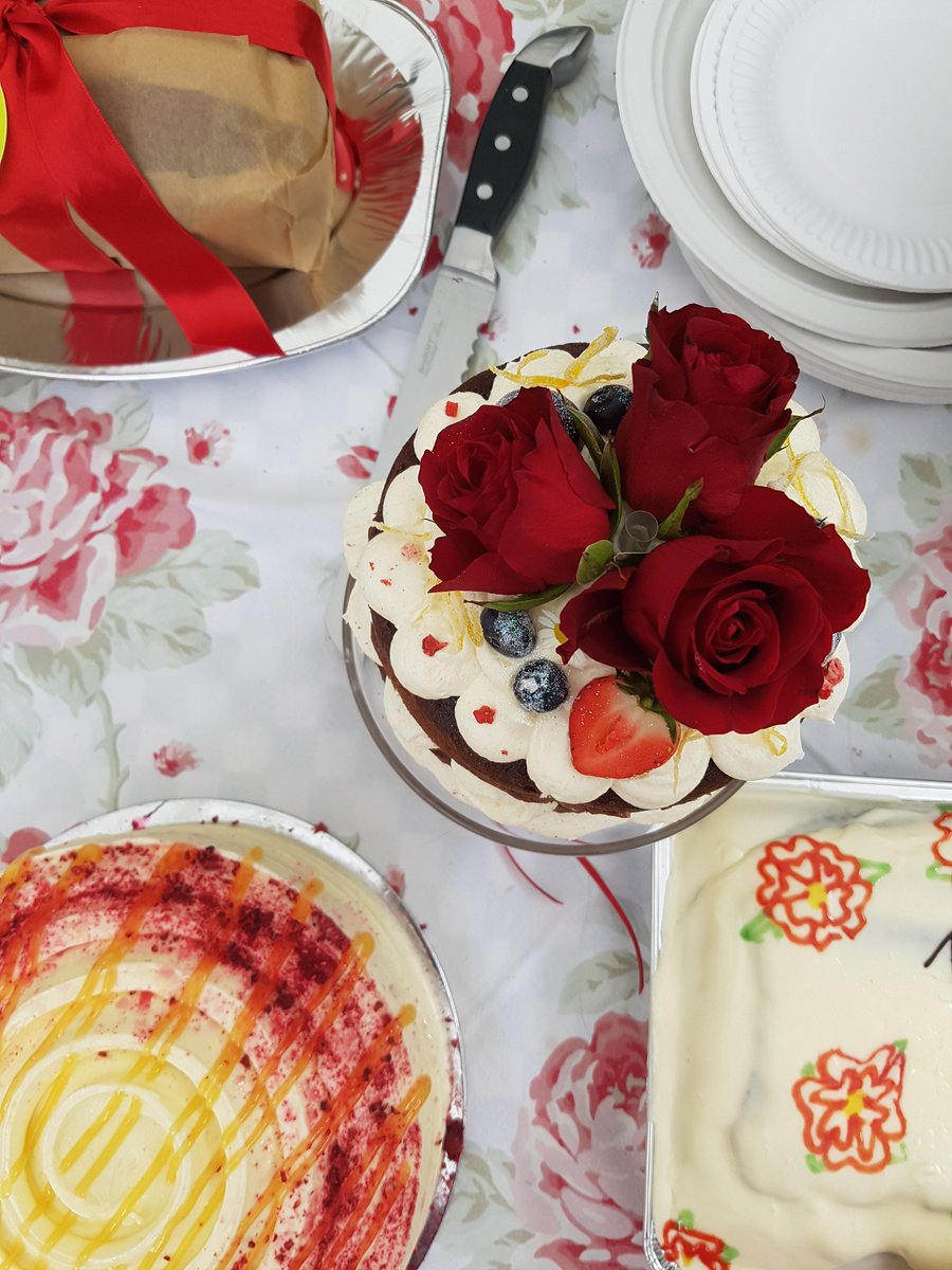 lmspta's tweet photo. Happy birthday @LMSParsonsGreen 101 years old today! Such happy memories of when the Centenary celebrations began last year at the Birthday party.  It was a glorious day and lovely to meet some many @LMXgirls who shared memories of their school #LMS100 #education #reunion https://t.co/d5Q1ZaPHGF