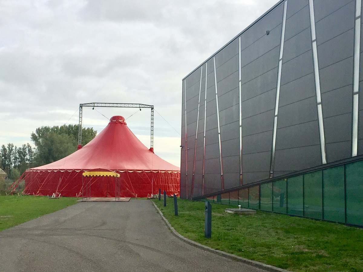 Wat staat er nu op ons parkeerterrein??? #Schuurman95jaar