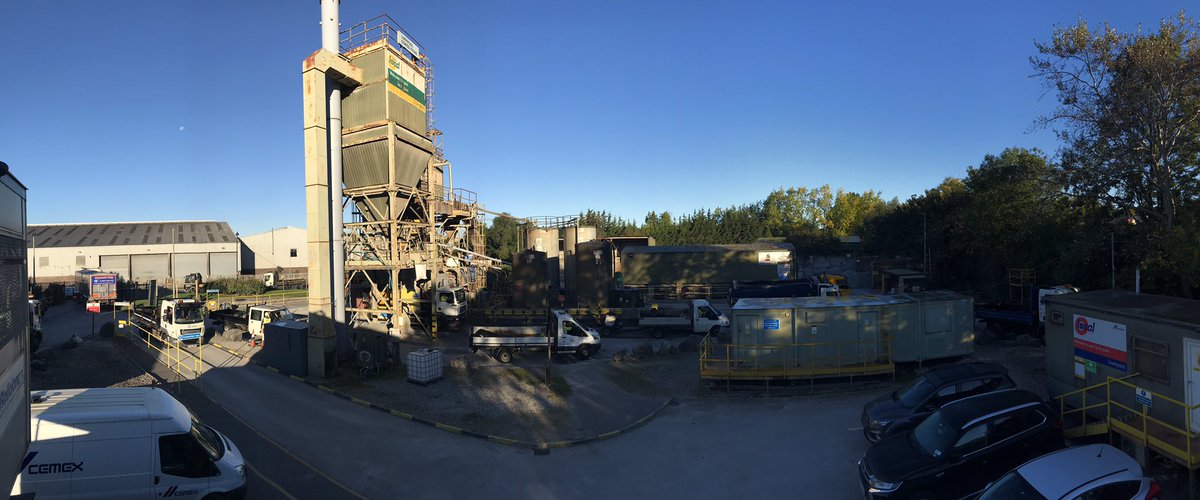 Very busy today at <a href="/CEMEX_UK/">CEMEX UK</a> Huyton. Lovely fresh asphalt air on a crisp morning! #asphalt #bestforcustomers #allcustomers