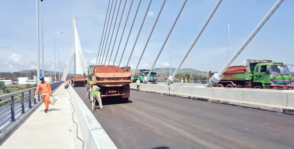 UNRA_UG's tweet photo. ☆☆As the #NileBridge gets closer to commissioning,we today are conducting static load testing on the bridge with 26 dump trucks weighing 25 tonnes. #UNRAAt10 #UNRAworks #MyTaxesWork https://t.co/iywSqKogl5