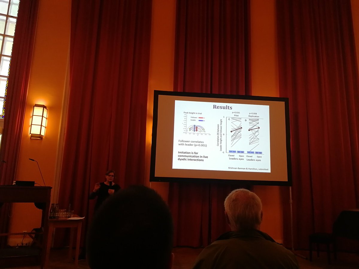 Cool study by <a href="/suze_kb/">Sujatha (Suze) Krishnan-Barman | சுஜாதா</a> presented by <a href="/antoniahamilton/">Antonia Hamilton</a>  on imitation using real dyads and #VR