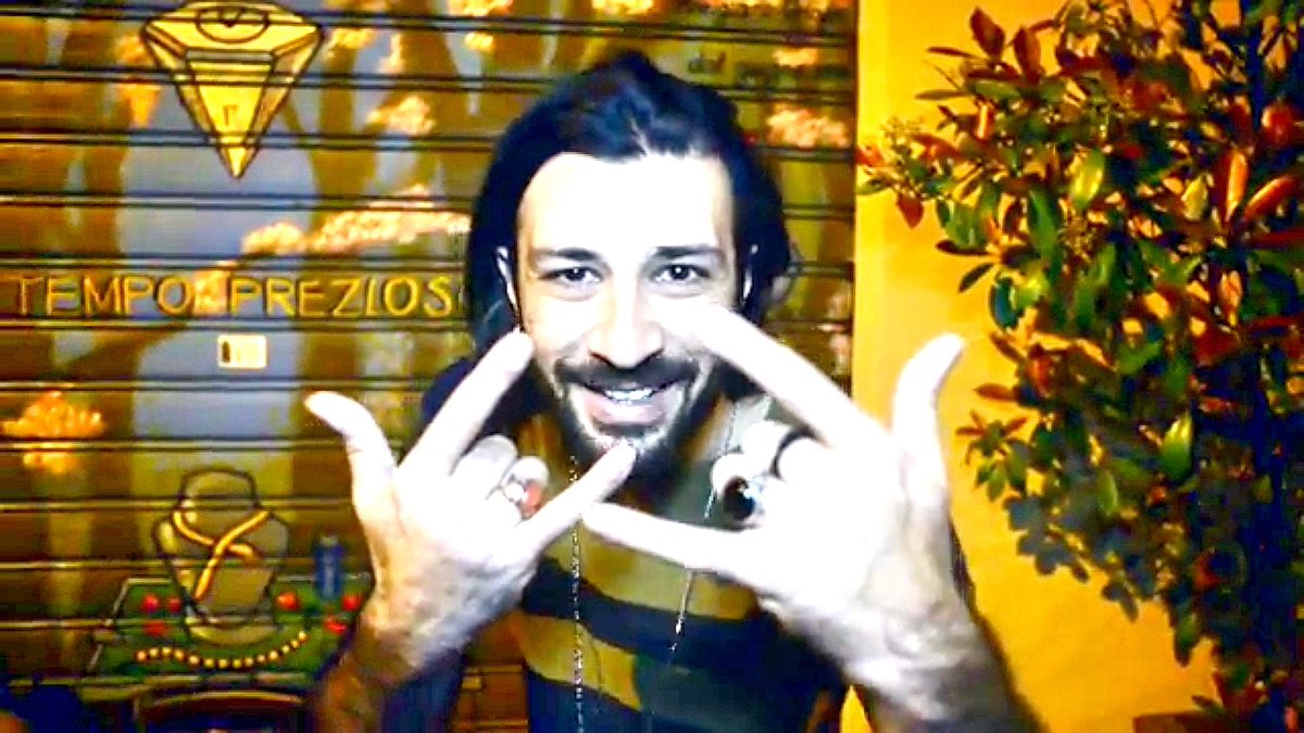 ❤️❤️❤️❤️❤️❤️❤️❤️❤️❤️
Torna... #ForzaLele