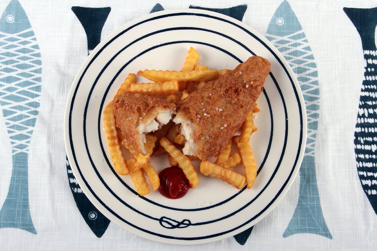 Seafishukltd's tweet photo. Our delicious Battered & Breaded Cod, MSC Haddock & MSC Whitefish fillets are all Skinless & Boneless and are perfect for #FishFrydays.
Ranging from 3/4oz (80-100g) to 8/10oz (230-290g).
Contact us to locate your nearest wholesaler! #SeafoodWeek https://t.co/J4RxiQpGHY