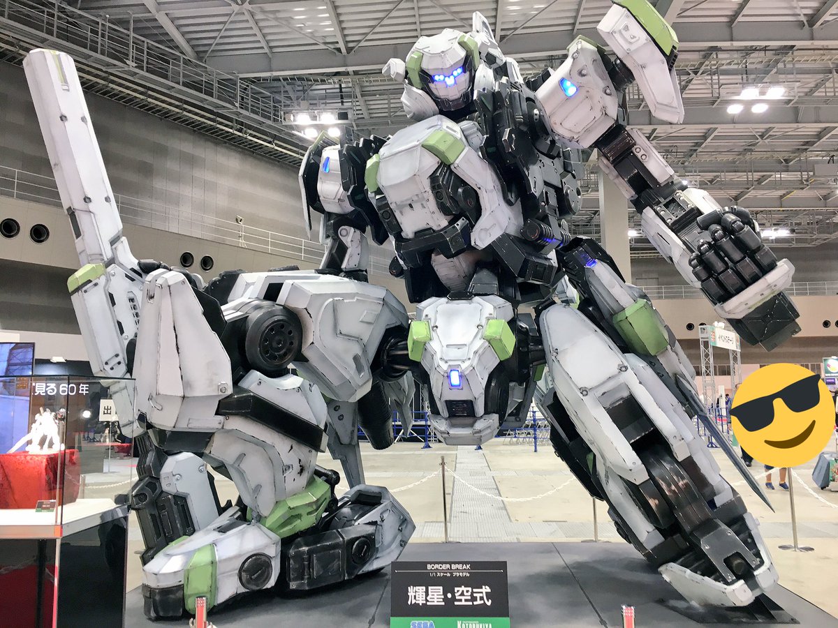 ｖジャンプ編集部 ボーダーブレイク の等身大プラモ 東京ゲームショウの会場外にも展示されていましたね 塗装が本物のロボットのようなリアル感ですごい Led発光もかっこいい 実物大プラモ ps4 全日本模型ホビーショー T Co