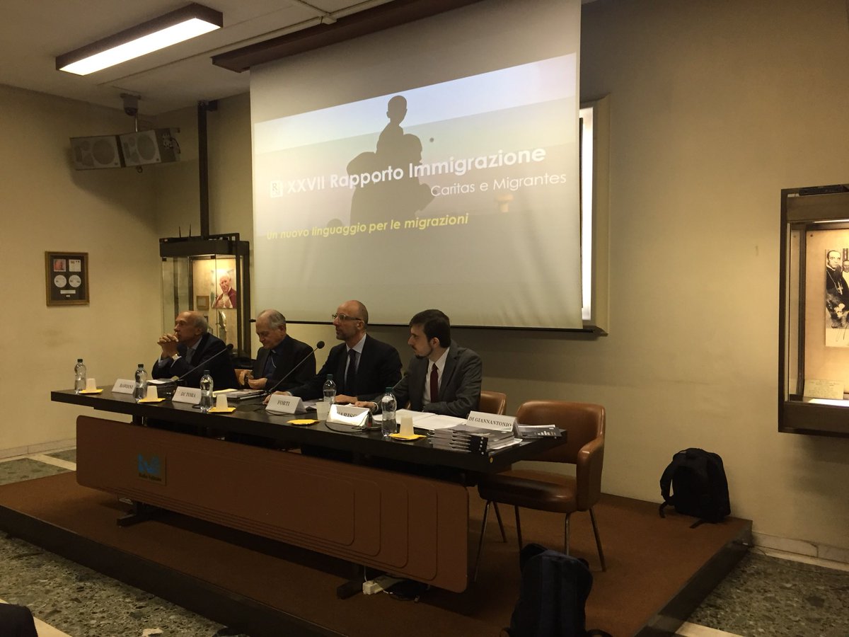 SeiUgl's tweet photo. Partecipazione del @SeiUgl alla presentazione del XXVII Rapporto #Immigrazione Caritas e Migrantes (RICM) 2017-2018 “Un nuovo linguaggio per le migrazioni” presso Radio Vaticana https://t.co/MN5sPkrD2l