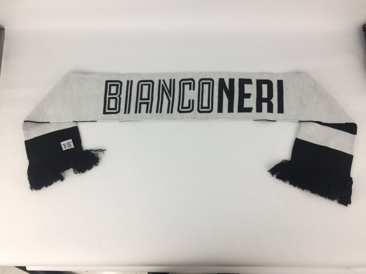 juvefcdotcom's tweet photo. GIVEAWAY TIME ! 
The great folks at @DiehardScarves were kind enough to send me some authentic Juventus scarves for the winter - Rather than keep them, i'll be giving one away every couple of months - All you need to do is RT this and make sure you're following. https://t.co/5vlPDArNQG