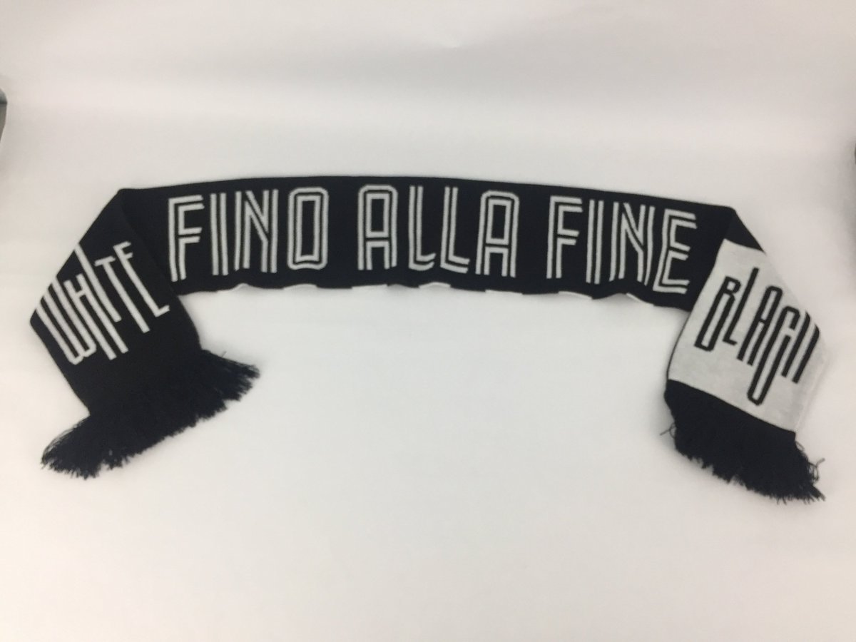 juvefcdotcom's tweet photo. GIVEAWAY TIME ! 
The great folks at @DiehardScarves were kind enough to send me some authentic Juventus scarves for the winter - Rather than keep them, i'll be giving one away every couple of months - All you need to do is RT this and make sure you're following. https://t.co/5vlPDArNQG