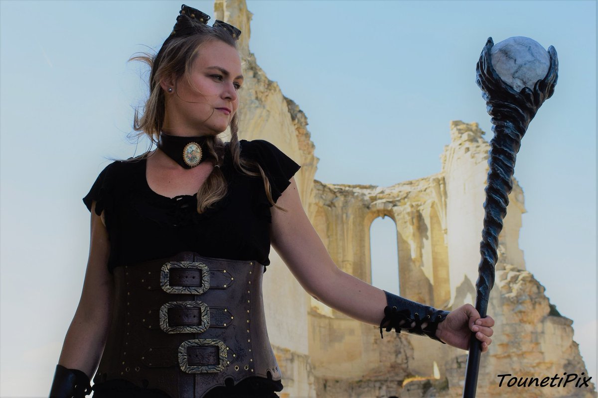 Cosplay_Tinker's tweet photo. Sweet Steampunk Shoot. 
Rejoignez moi Instagram  pour voir la fabrication du corcet, des lunettes et bien d'autres projets. 
 https://t.co/5QzyryjrJ3
#steam #steampunk #steamg #photoshoot #cosplay #cosplaycraft #steampunkbeauty #corcet #goggles #evafoam https://t.co/JN6CDEy1MY