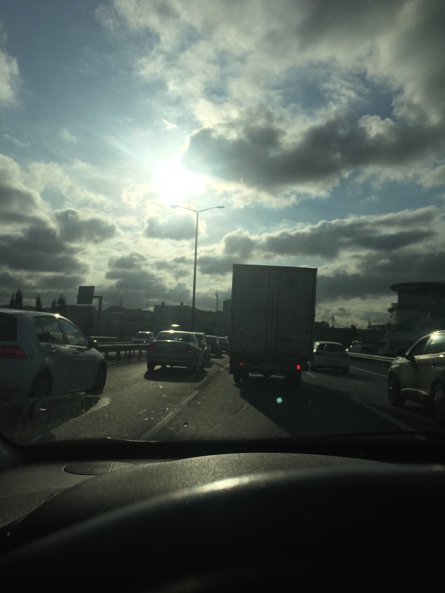 Cuma Trafiğine yakalanmış bulunmaktayım...👀😏😄