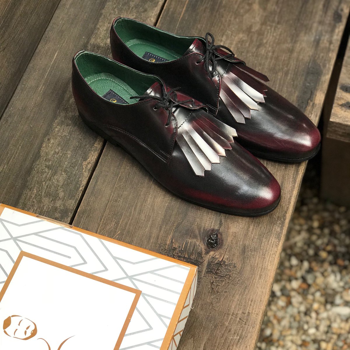 SALVADORNUNEZSH's tweet photo. A@ig@s! Nos vemos MAÑANA 29 en @ChuloBazar ! Vengan por sus zapatos, botas, sombreros y se los llevan puestos. 😃✌🏼👞👞🎩 https://t.co/KKTB0rP55t https://t.co/HSYbThnLXb