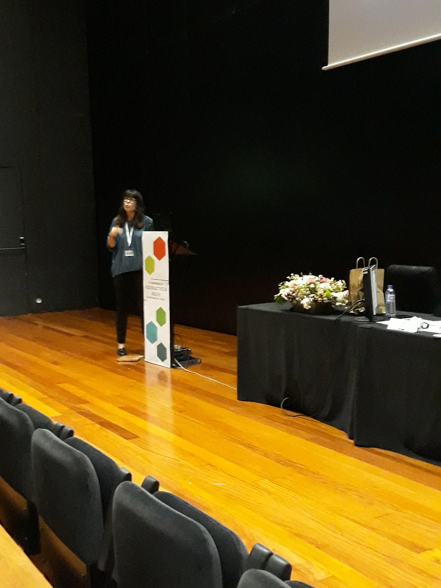 Super intereting talk about berry polyphenols and cardiovascular health by <a href="/anarmateos/">Ana Rodriguez-Mateos</a> at <a href="/fbhc2018/">FBHC2018</a> in Lisbon! Polyphenols do have an effect!