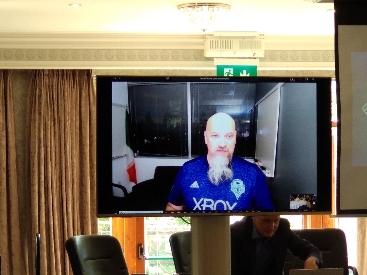 RonanCodes's tweet photo. @joshholmes from Microsoft very aptly remoting in for his talk.
Talking about teams, setting up goals, and trust.
"Getting the remote worker to respect their own personal time is tough, this leads to burnout."
@GrowRemoteIrl
#GrowRemote18
#growremote
#GrowRemote2018 https://t.co/LOy766q9qL