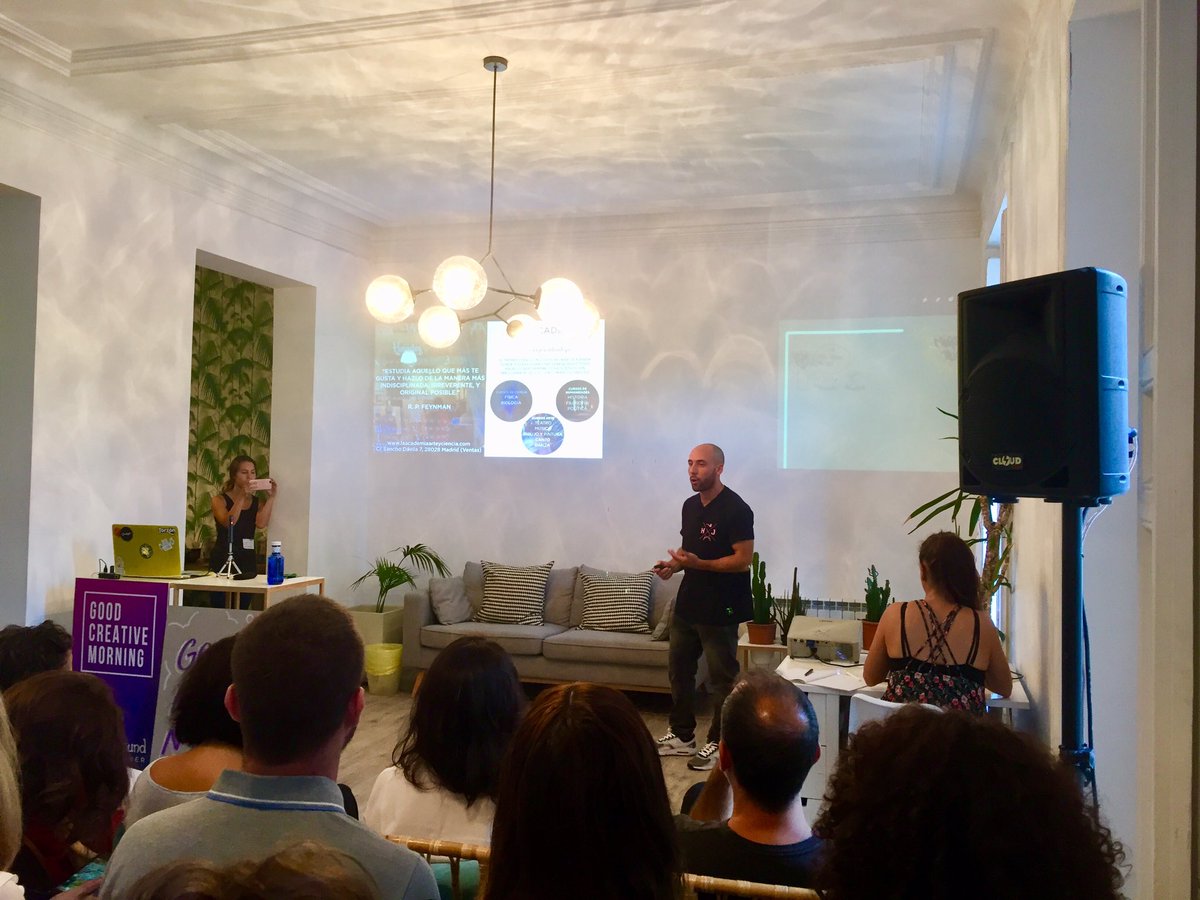 Piedadsz's tweet photo. Alucinante que una empresa que parece una fantasía organice un evento abierto en el que el físico Miguel Peiró te explica el caos!! 🦋➡️🌪 Y ocurre en 190 ciudades a la vez!!!#soulsight @Soulsightmadrid #creativemornings https://t.co/36eonm0KBj