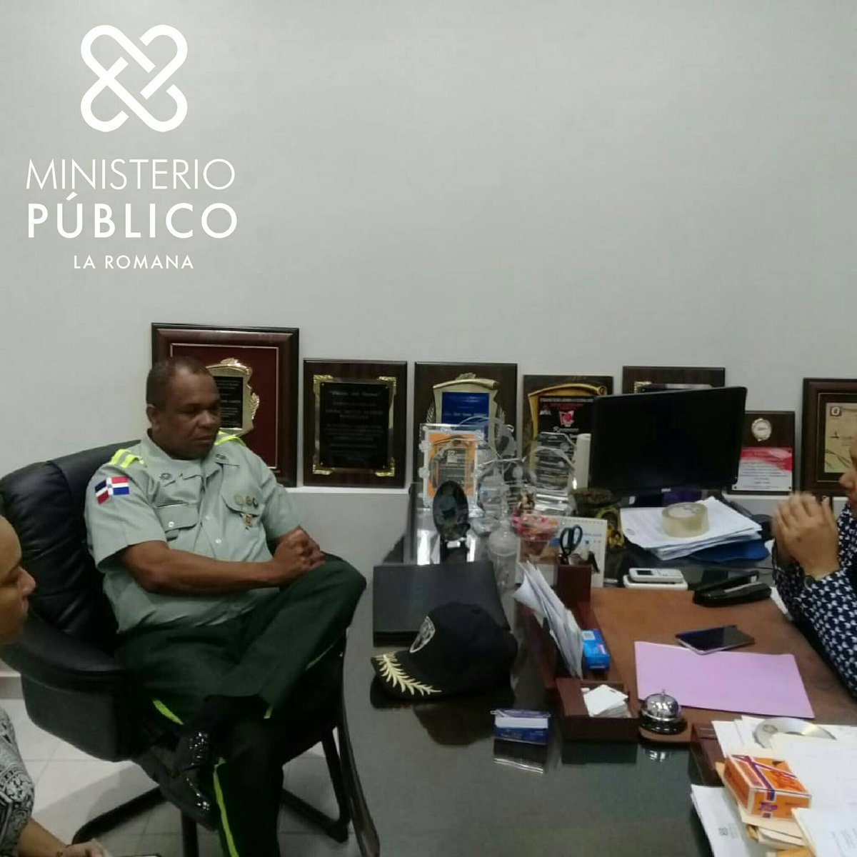 fiscalialr's tweet photo. La Procuradora Fiscal Titular de la Romana, Licda. Reina Y. Rodríguez Cedeño recibió en su despacho al nuevo Director Regional Este de la DIGESETT, Coronel Fausto T. Aquino y  juntos coordinan  estrategias para fortalecer la seguridad vial en la ciudad de La Romana.

#MPLR https://t.co/I9KFmf78u5