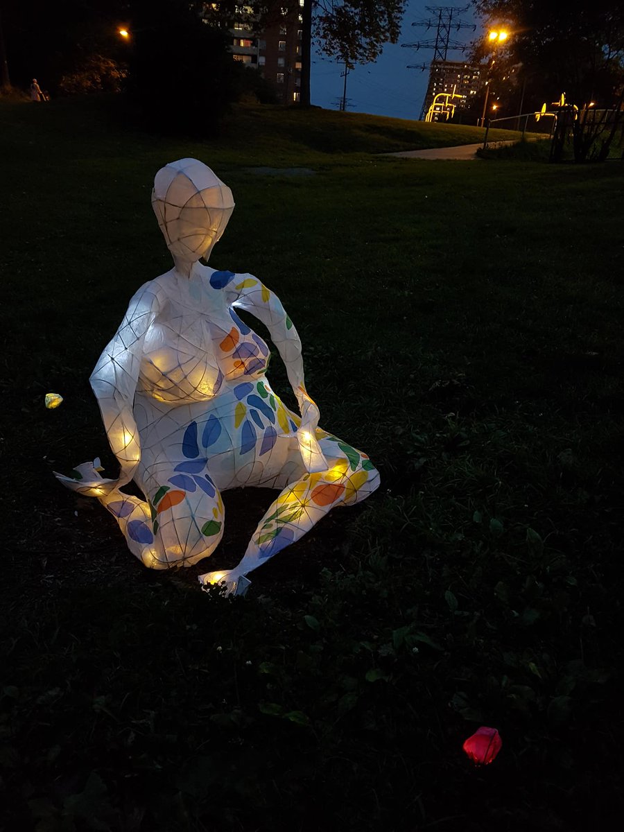TheCypressTree's tweet photo. Only 3 nights left to see #peoplentrees at @DentoniaPark ...Dont miss it before it ends. @artsinparksTO @TorontoArts @TorontoPFR @Park_People @EastEndArtsTO @scararts @canartca @nuitblancheTO #artinstallation #publicart #lifeoftrees #torontoart #lightinstallation https://t.co/HFM0Y4AEjc