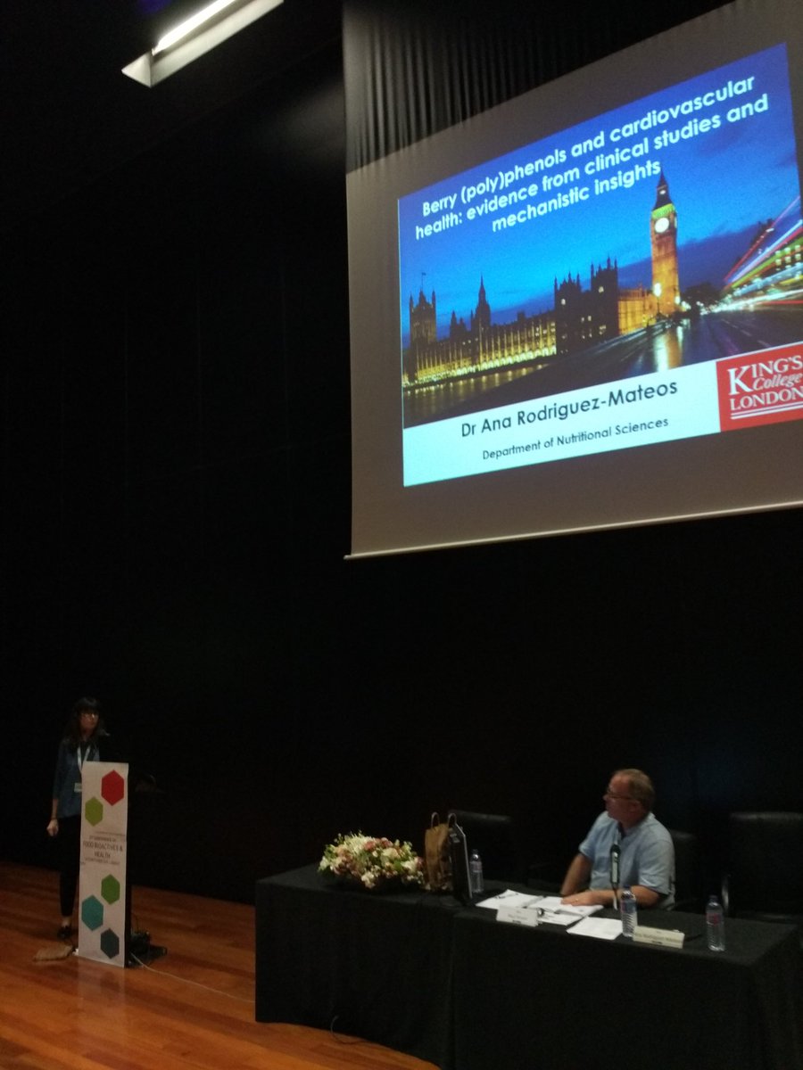 Paul_YTY's tweet photo. A comprehensive talk about the benefits of berry consumption given by @anarmateos.
Trials show improvements in vascular function and reduction in blood pressure. #fbhc2018
Your diet makes the difference. https://t.co/TSWxGWtkId