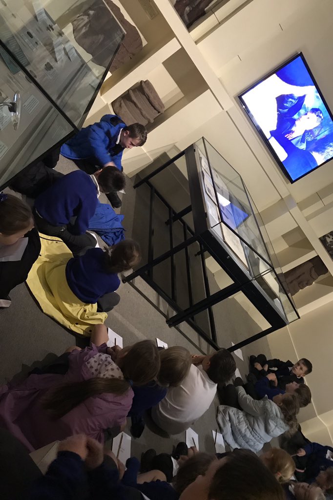 Year3BC's tweet photo. Super behaviour in the galleries! #3L #56J @3456J https://t.co/PI8ZLYh3iX